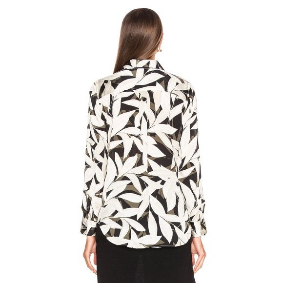 EQUIPMENT Slim Signature Top in True Black Multi - Picture 3 of 6